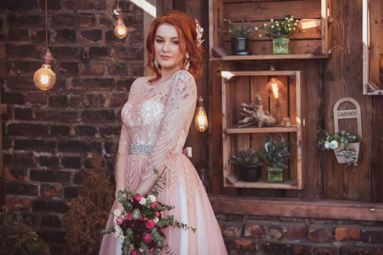 Bride Marianne in a wedding dress Vesta