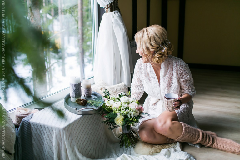 Bride Ekaterina in a lace dressing gown Natalie