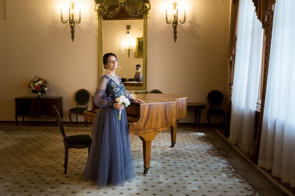 Photo Bride Anna in an Artemis dress