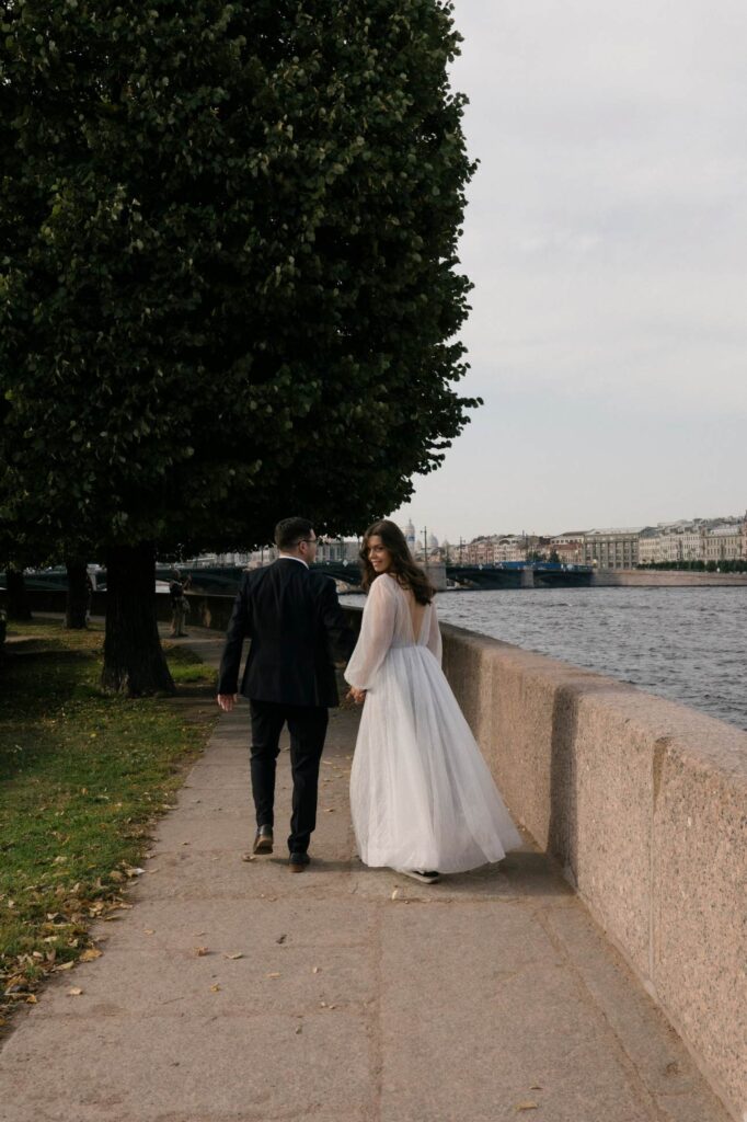 Photo Bride Daria in a custom wedding dress by Boudoirwedding