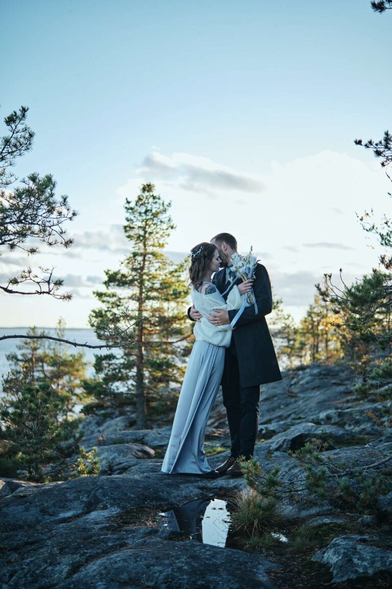 Bride Darius in a custom shirt by Boudoirwedding