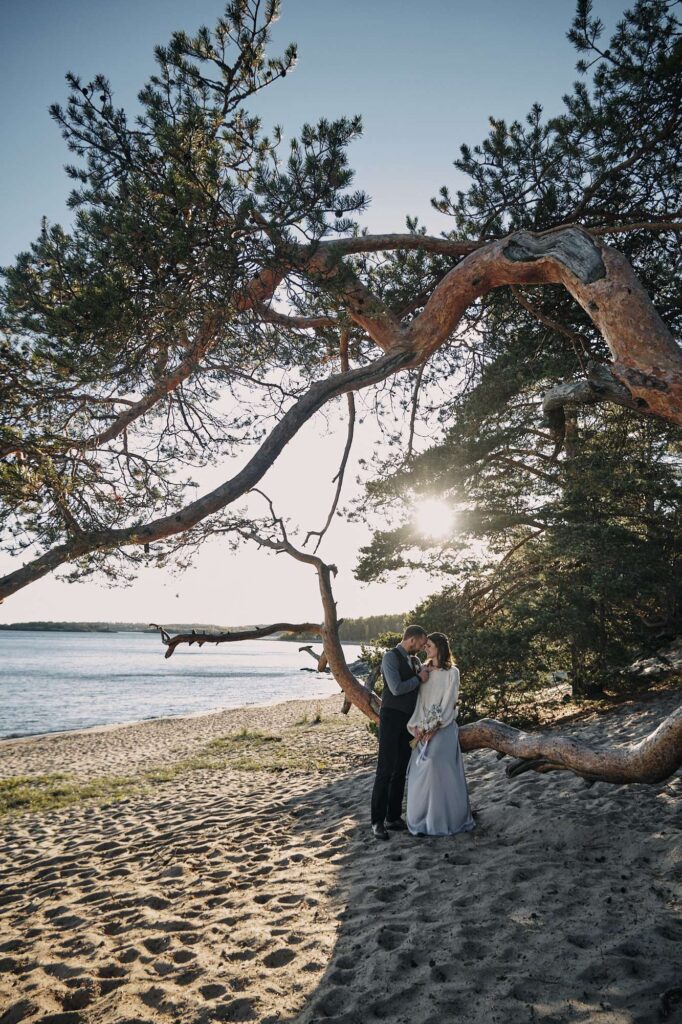 Photo Bride Darius in a custom shirt by Boudoirwedding