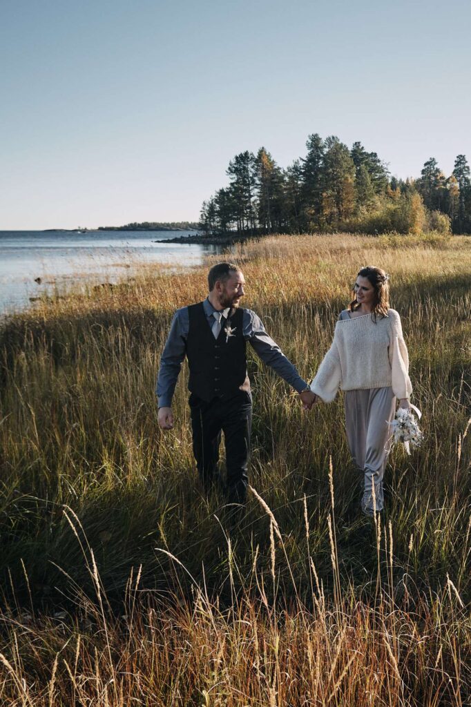 Photo Bride Darius in a custom shirt by Boudoirwedding