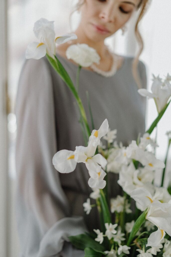 Photo Bride in a gray Nirvana wedding dress