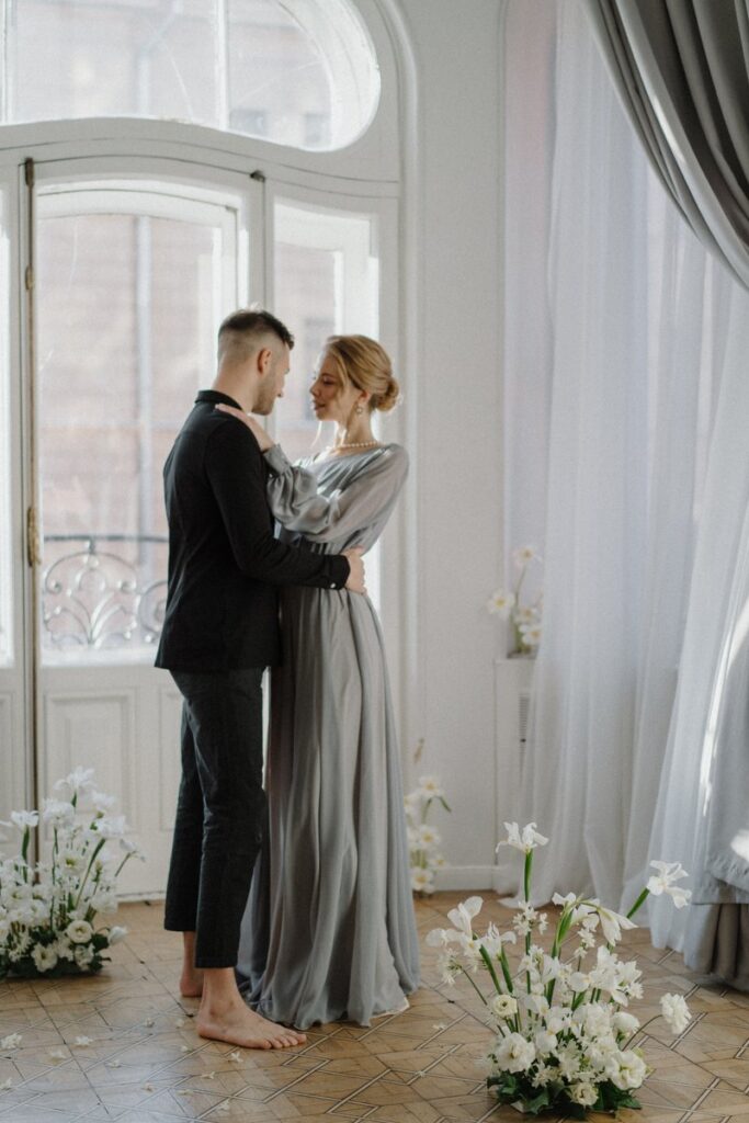 Photo Bride in a gray Nirvana wedding dress