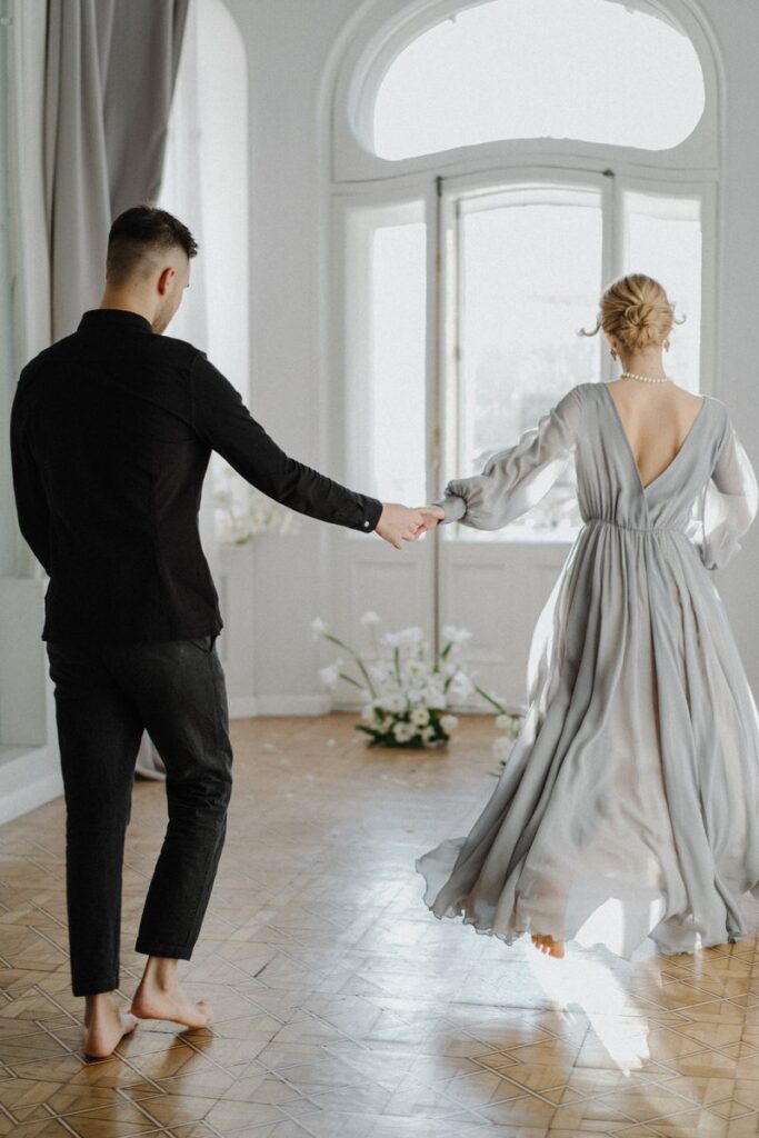 Photo Bride in a gray Nirvana wedding dress
