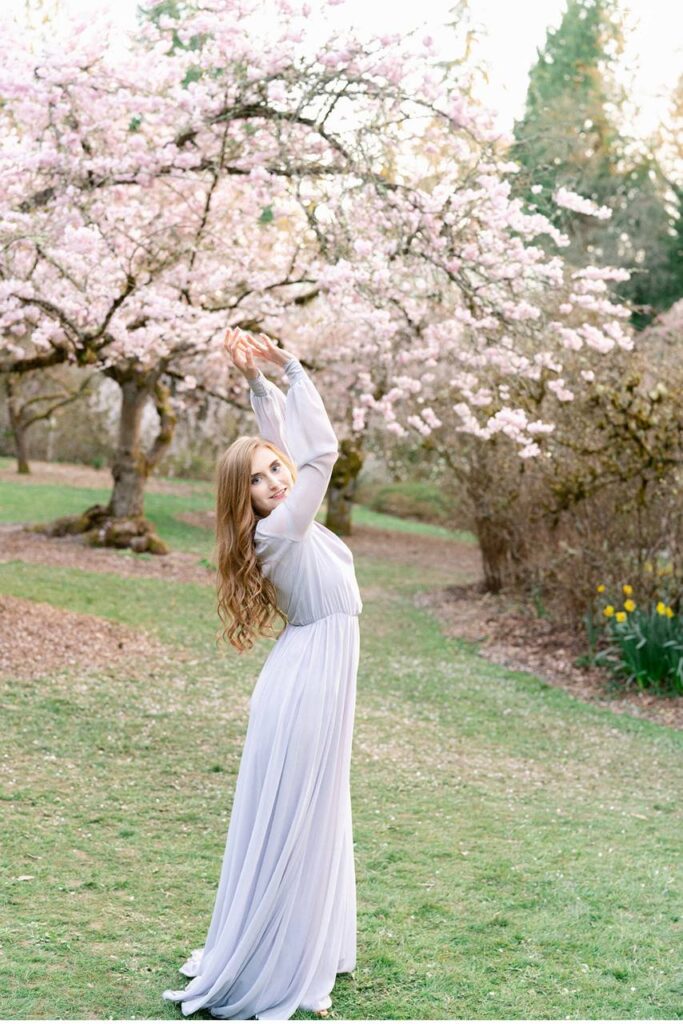 Photo Bride in a gray Nirvana wedding dress