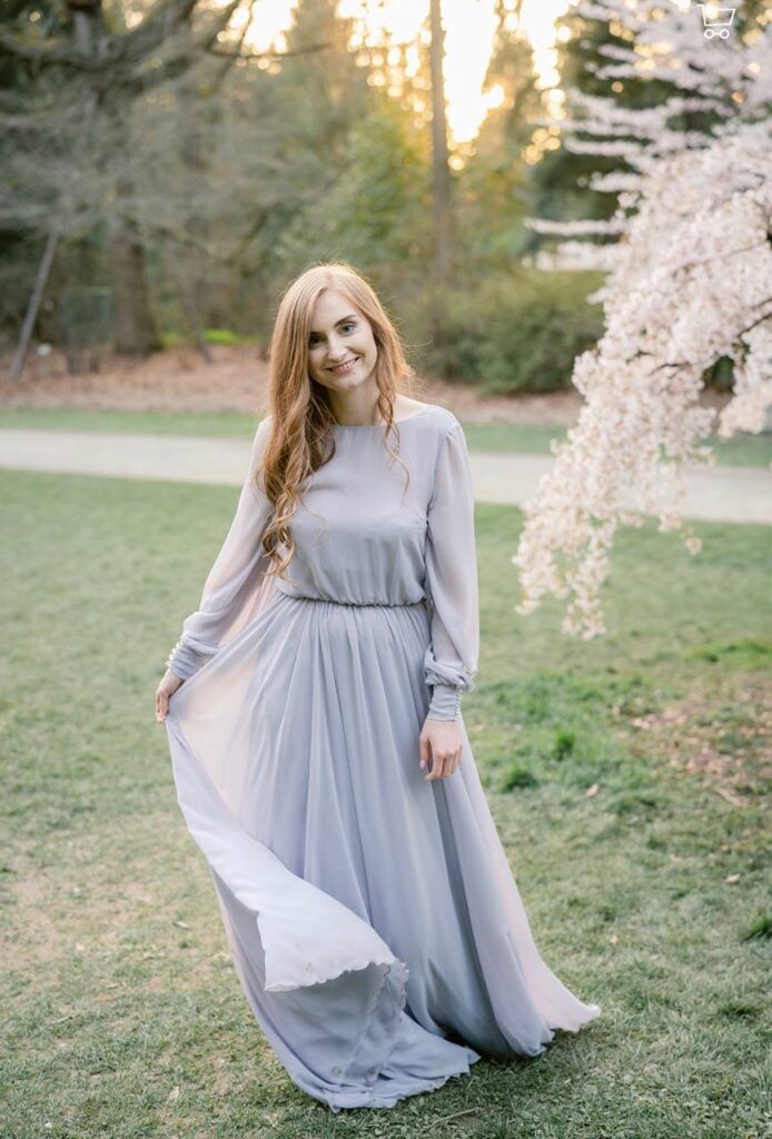 Photo Bride in a gray Nirvana wedding dress