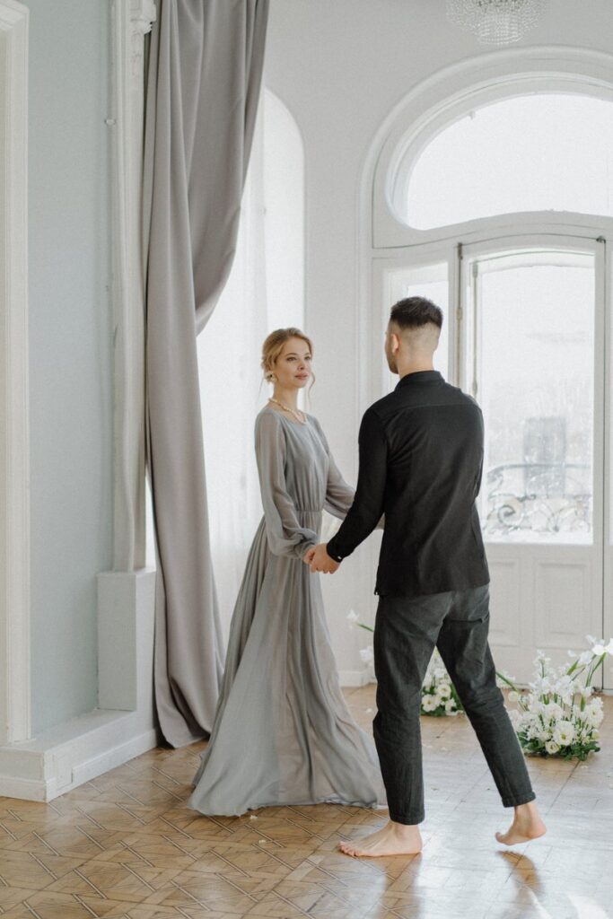 Photo Bride in a gray Nirvana wedding dress