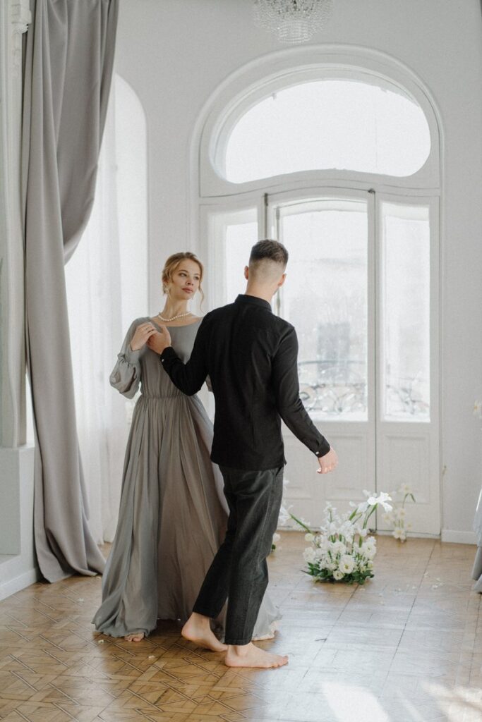 Photo Bride in a gray Nirvana wedding dress