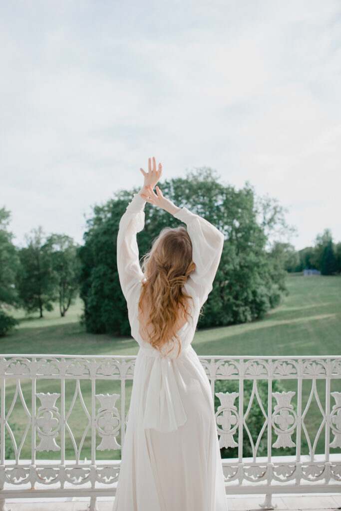 Photo Bride in Nirvana dress Tsarskoe Selo location