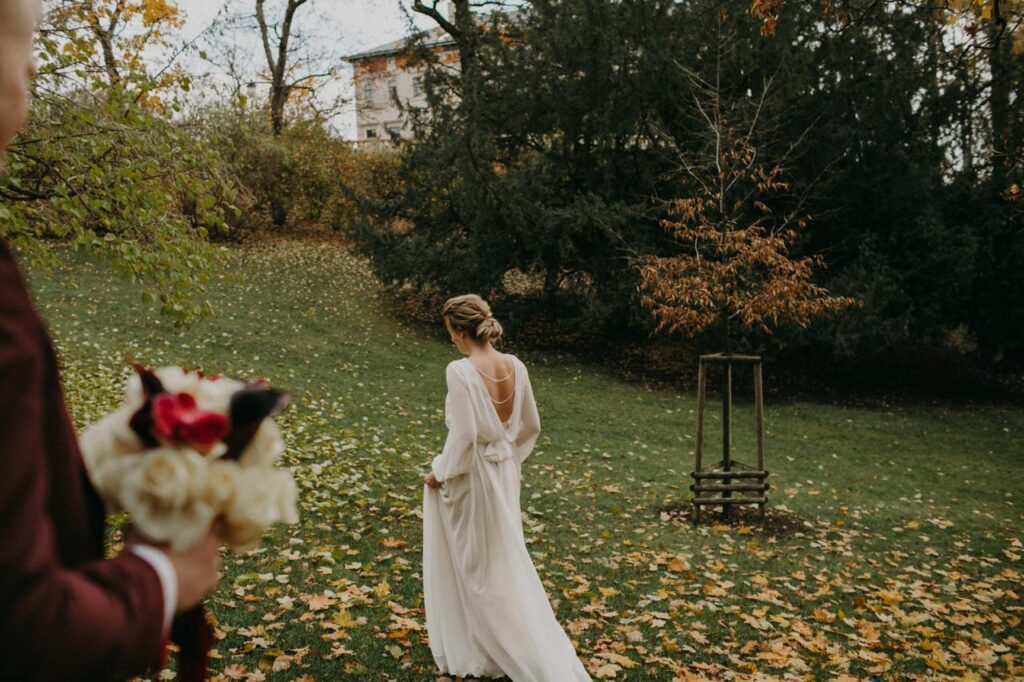 Photo Bride Jana in a gorgeous Nirvana wedding dress
