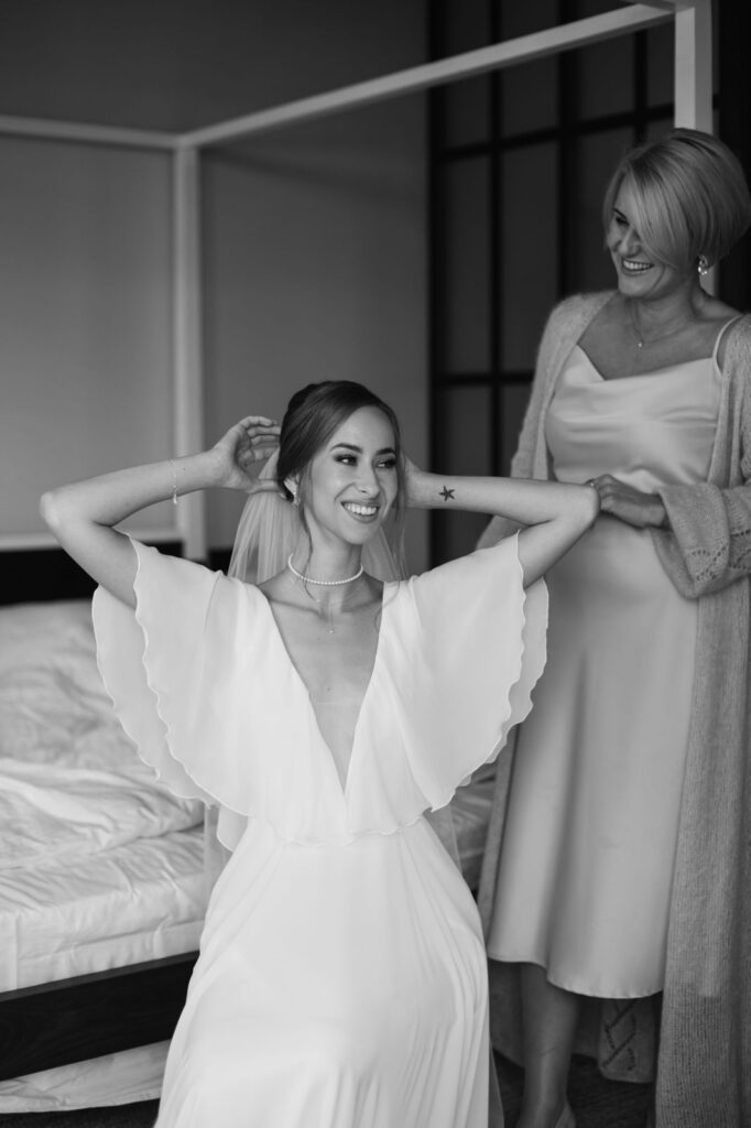 Photo Bride Julia in ivory Berta wedding dress
