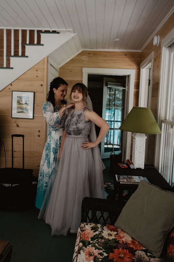 Photo Bride Kelsie in a gray Jenna dress