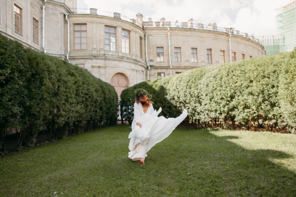 Photo Bride Maria in a delicate Nirvana dress