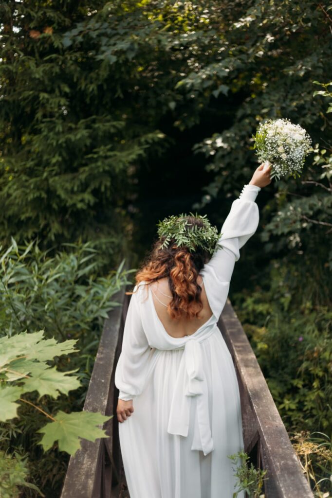Photo Bride Maria in a delicate Nirvana dress