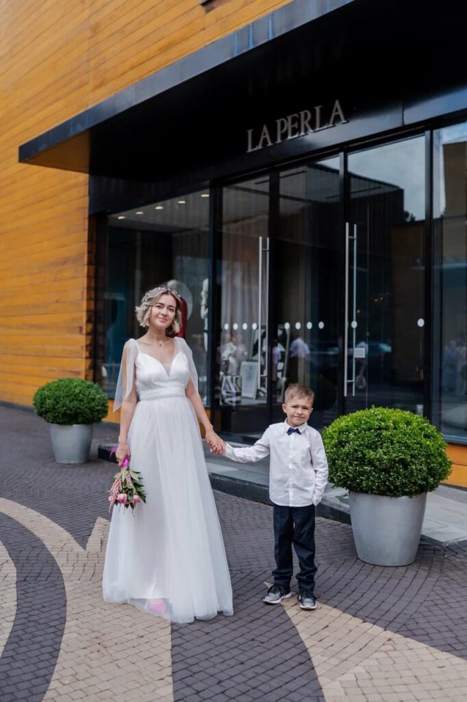 Photo Bride Maria in a Meliae dress