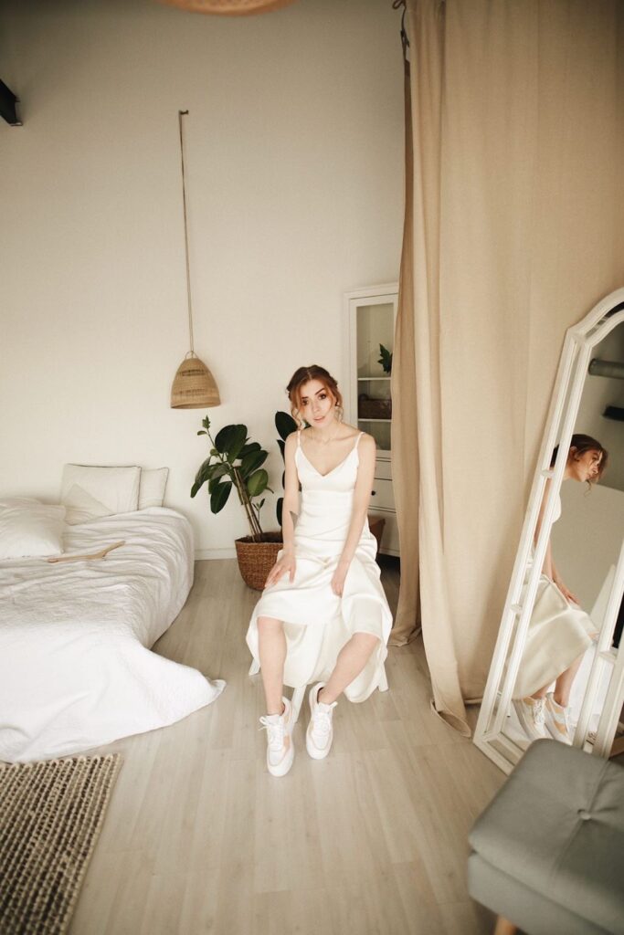 Photo Bride Marina in a mischievous reading of the Charis dress