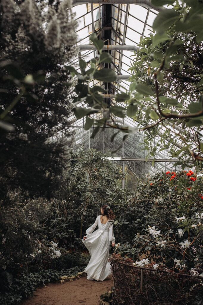 Photo Bride Olga in ivory Nirvana wedding dress
