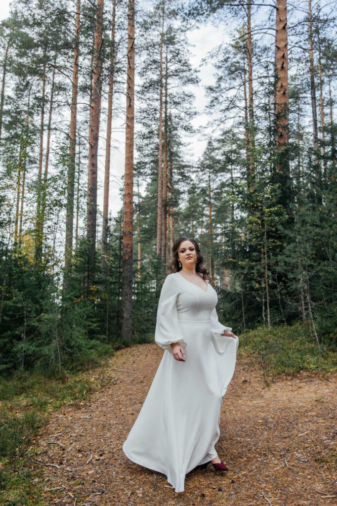 Photo Bride Sophia in a Tiffany wedding dress