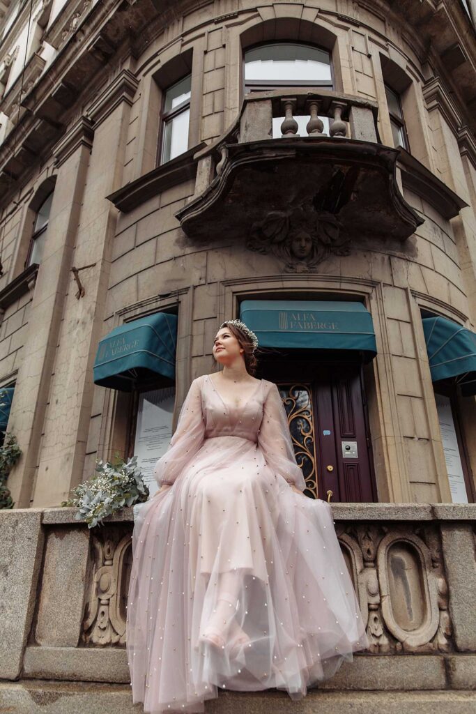 Photo Bride Xenia in powder wedding dress Iowa