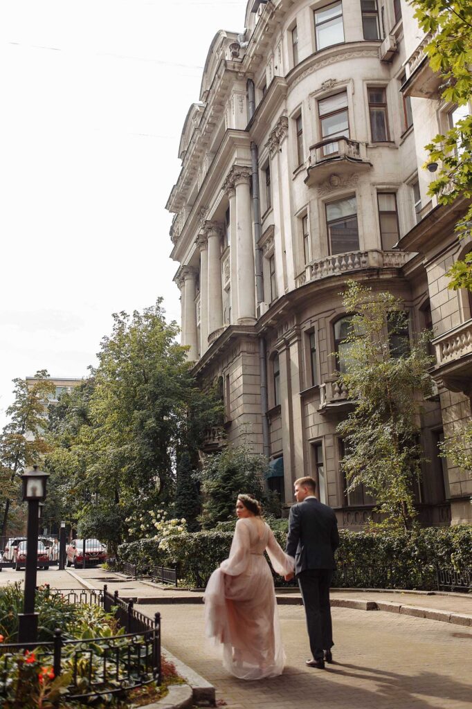Photo Bride Xenia in powder wedding dress Iowa