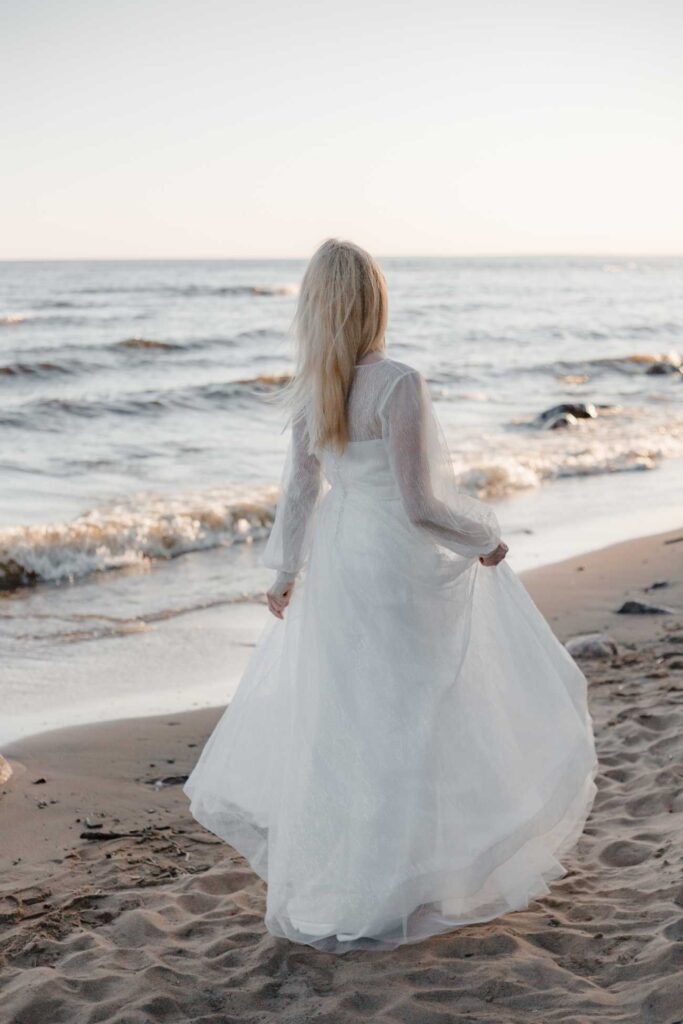 Photo Custom dress for a summer bride by BoudoirWedding