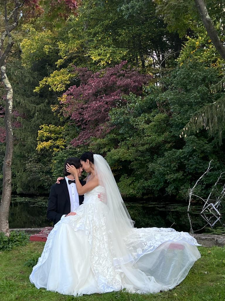 Photo Edelweiss dress on a beautiful bride from the USA