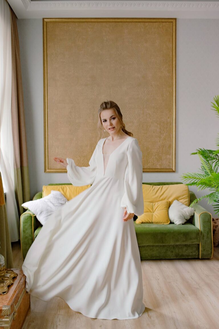 Model Jana in a Tiffany wedding dress