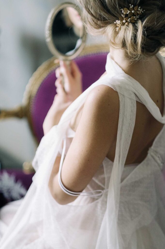 Photo Photo session in classic style bride in Nirvana dress