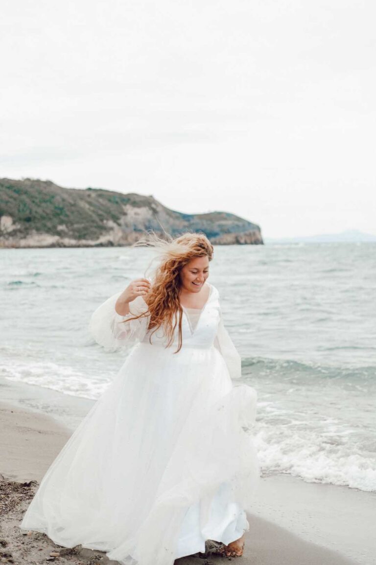 Photo session on the beach in Iowa dress