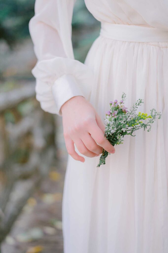 Photo Photo shoot in France bride in boudoir dress Charis