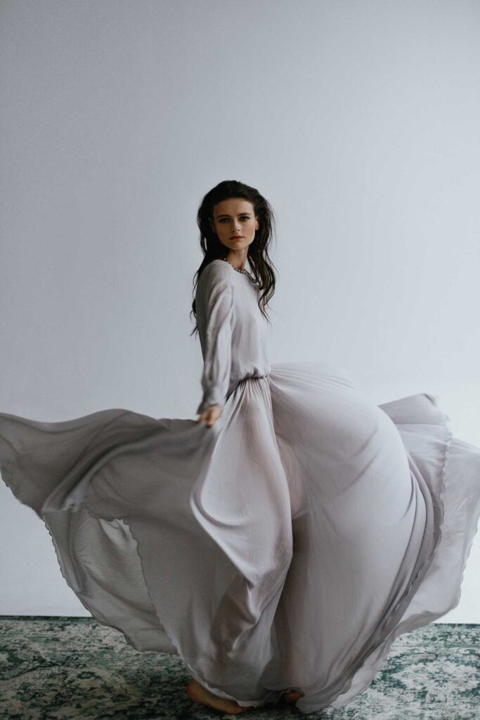 Photo Photo shoot in gray wedding dress Nirvana