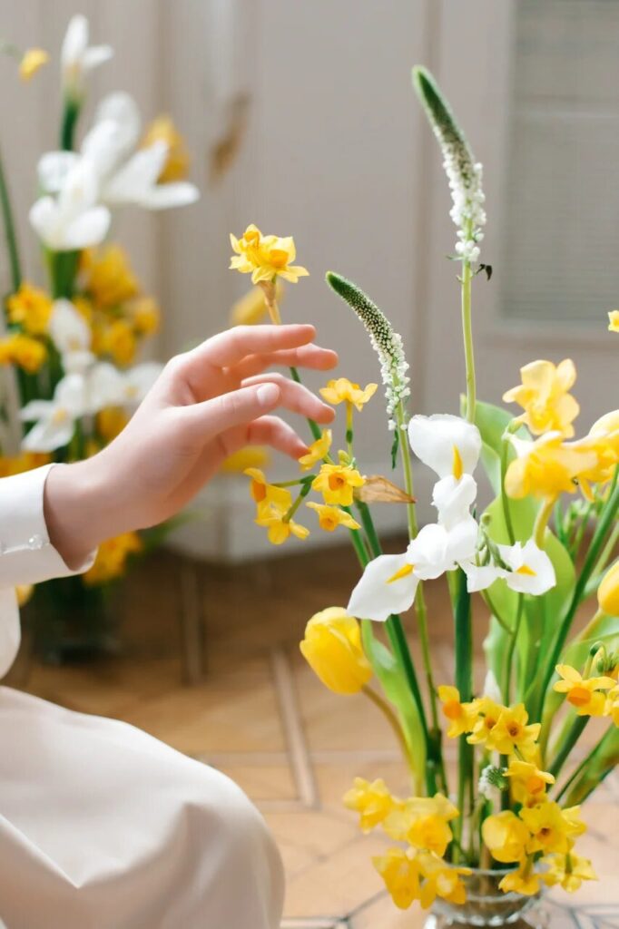 Photo Photo shoot inspired by a spring morning in a Charis dress