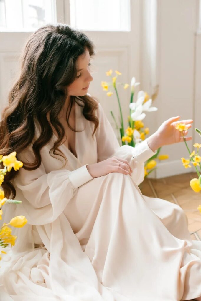 Photo Photo shoot inspired by a spring morning in a Charis dress