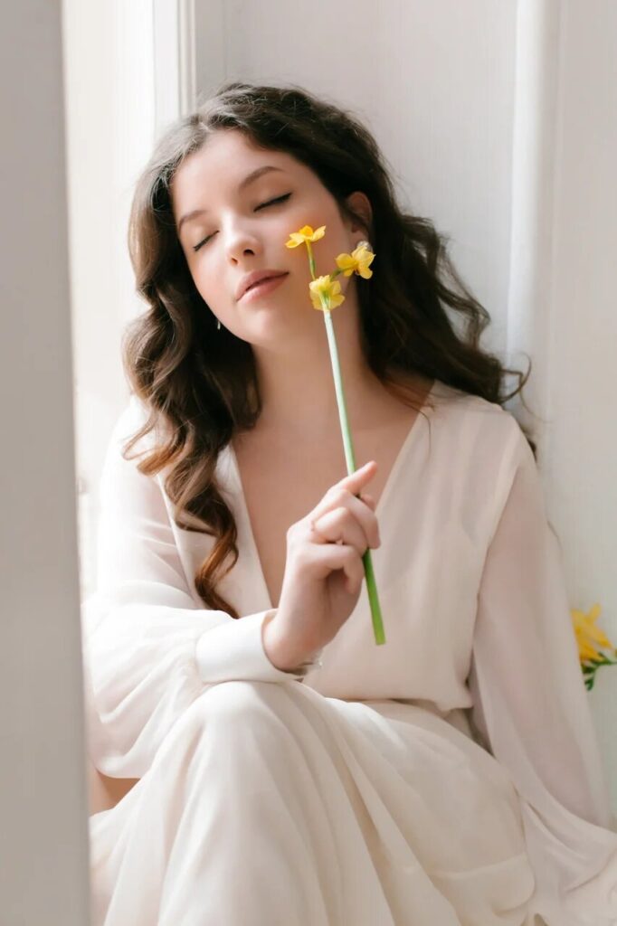 Photo Photo shoot inspired by a spring morning in a Charis dress