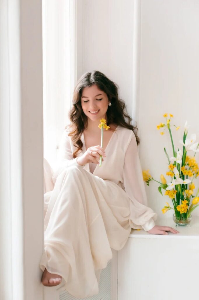 Photo Photo shoot inspired by a spring morning in a Charis dress