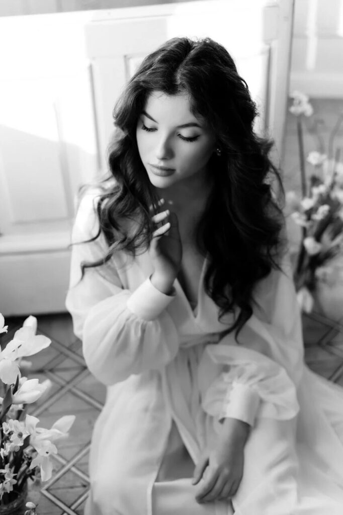 Photo Photo shoot inspired by a spring morning in a Charis dress