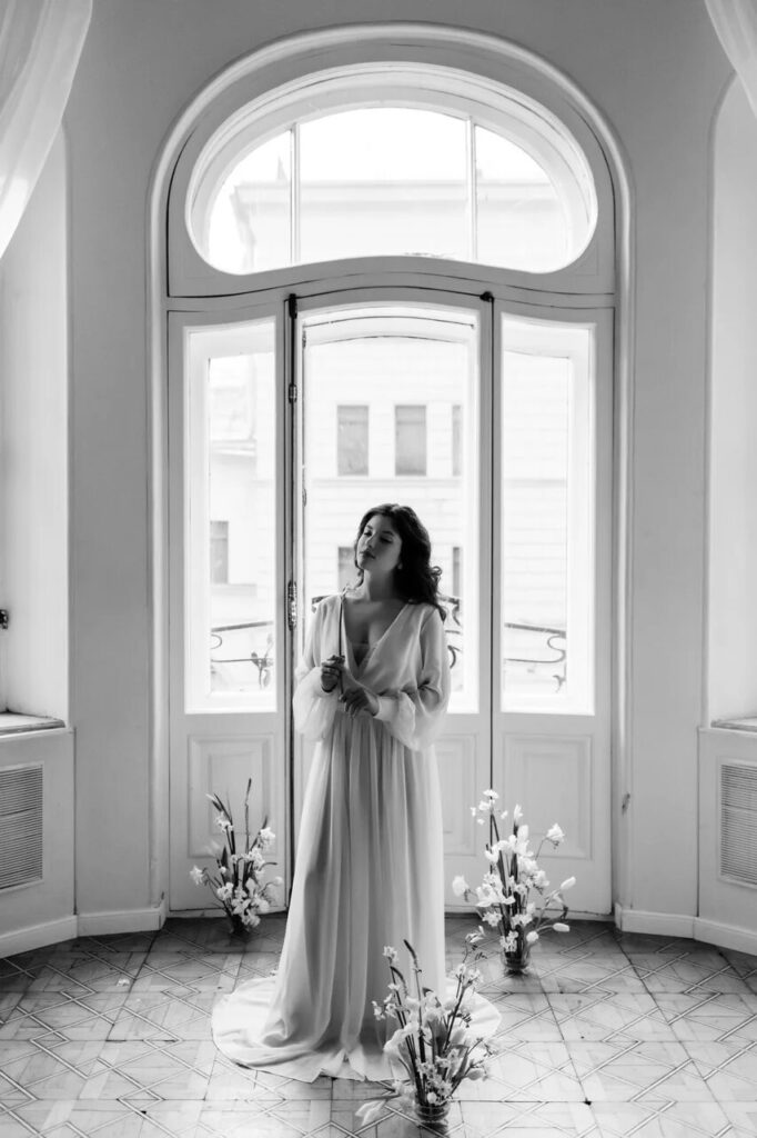 Photo Photo shoot inspired by a spring morning in a Charis dress