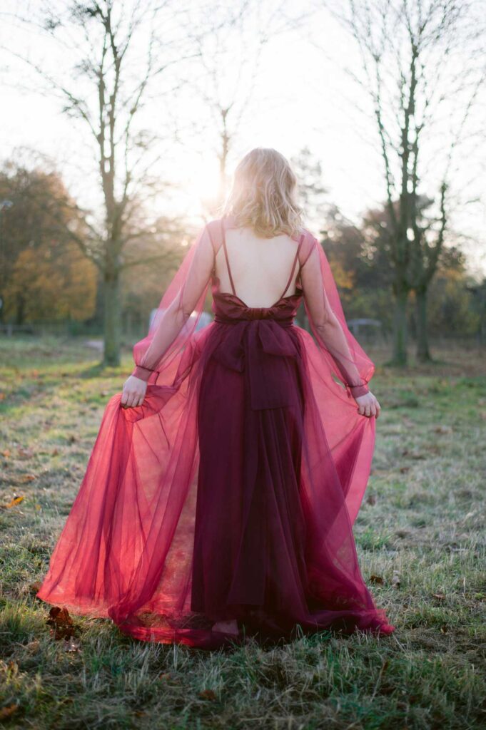 Photo Photo shoot with a horse bride in a Grazia dress