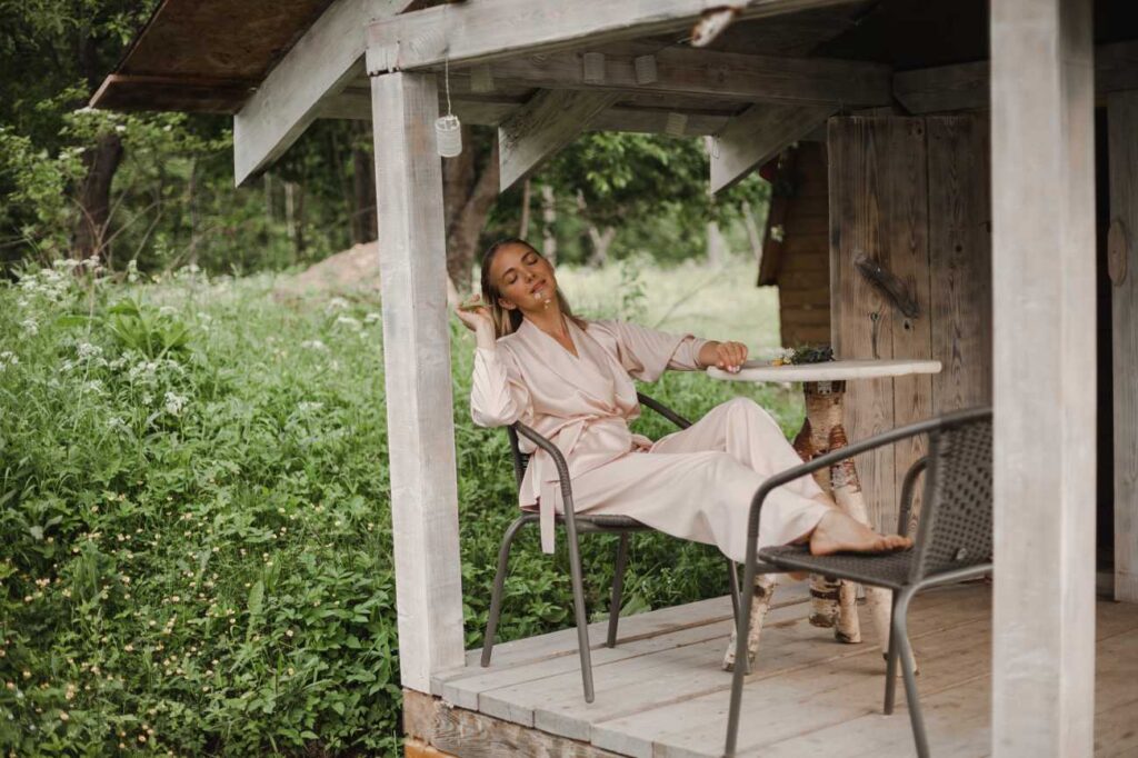 Photo Rustic photo shoot in pajamas by Boudoirwedding