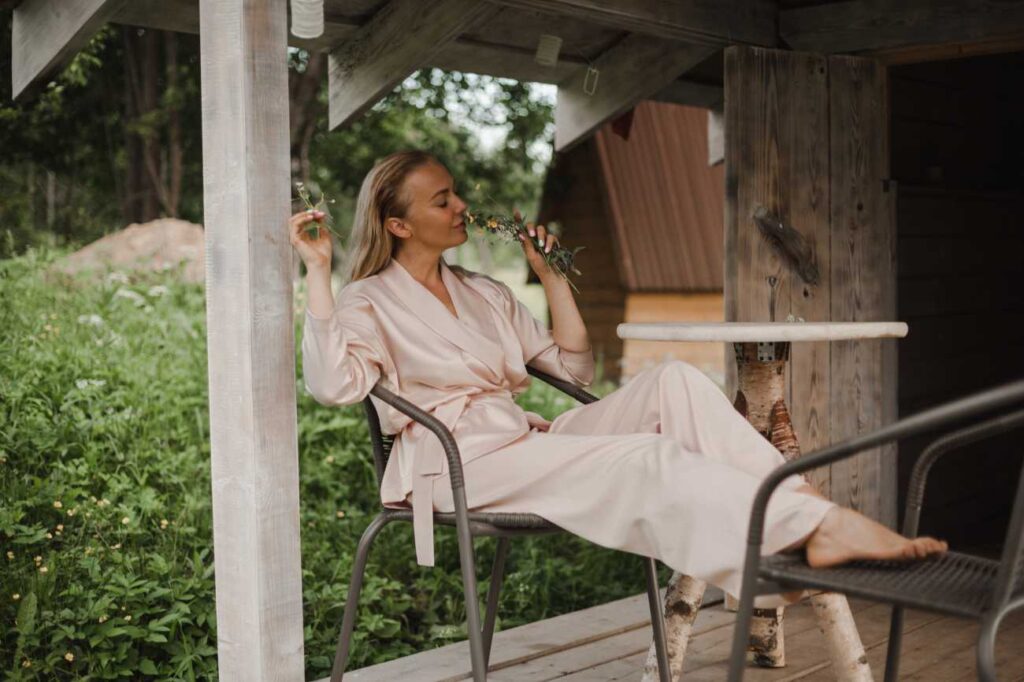 Photo Rustic photo shoot in pajamas by Boudoirwedding