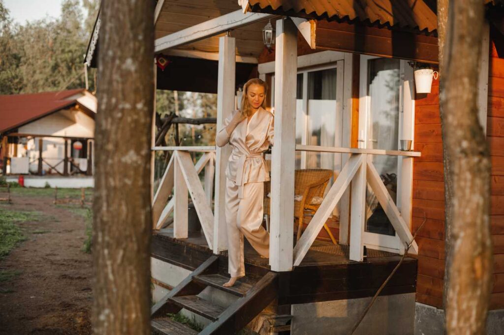 Photo Rustic photo shoot in pajamas by Boudoirwedding