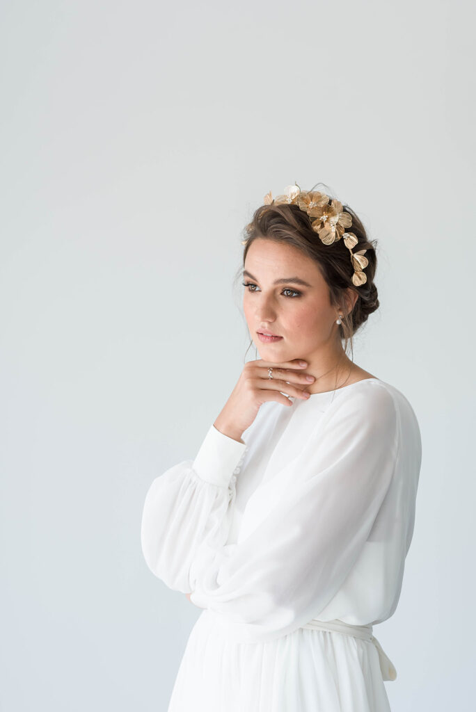 Photo Shooting a bride in a Nirvana wedding dress