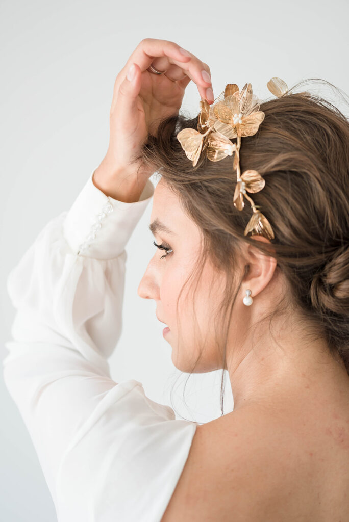 Photo Shooting a bride in a Nirvana wedding dress