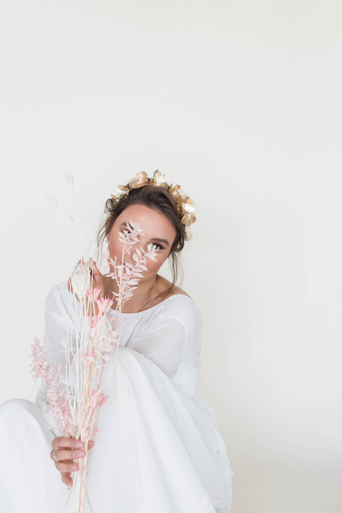 Photo Shooting a bride in a Nirvana wedding dress
