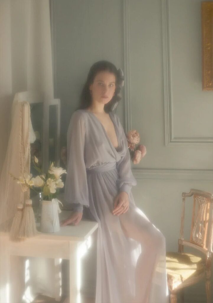 Photo Vintage photo shoot featuring Charis dress