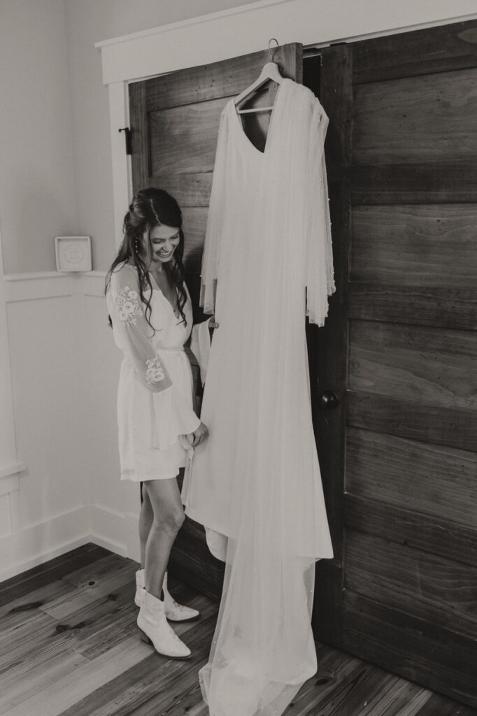 Photo Wedding photo shoot bride in Sara dress