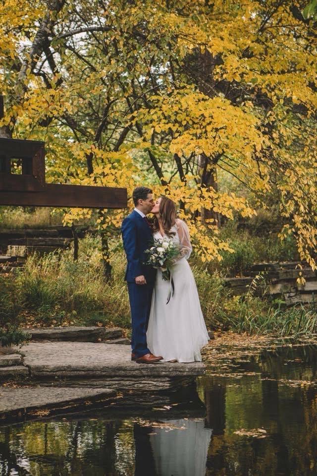 Bride in an ivory Wendy dress