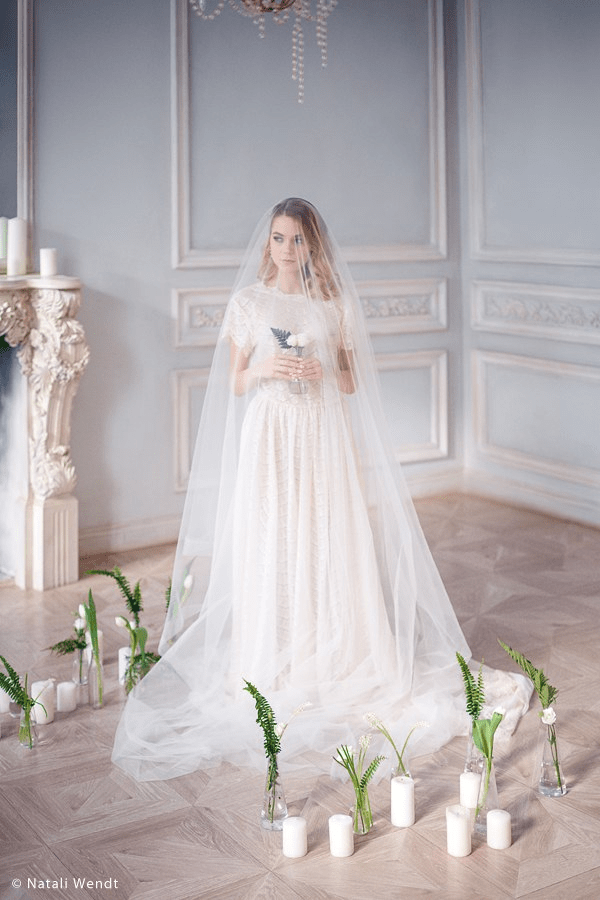 Spring inspiration with wedding dress Belardi and boudoir Valerie